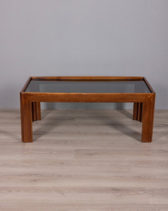 Image 1 of Vintage salontafel uit de jaren 70 van hout en rookglas, Italiaans design.