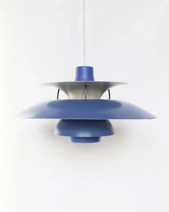 Image 1 of Lampada da tavolo vintage Louis Poulsen PH5 blu, colore unico, design danese