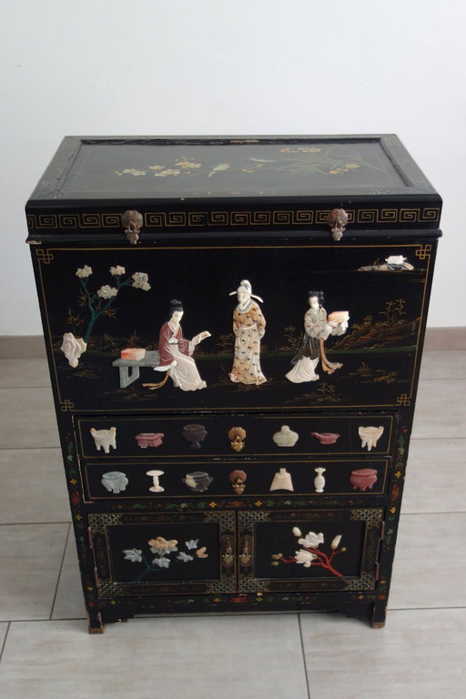 Meuble chinois de rangement à incrustation de pierres dures, Chine milieu XXème