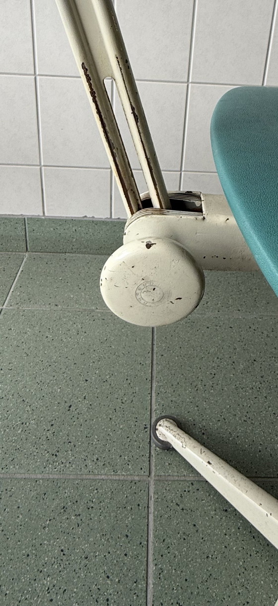 Image 1 of Set di 2 sedie industriali regolabili – Ahrend de Cirkel – Design olandese – Anni '60