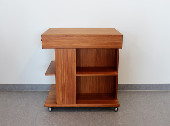 Image 1 of J. Ingvard Jensen Odense Mesa auxiliar / Carro