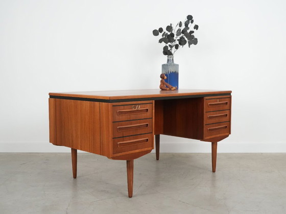 Image 1 of Bureau en teck, design danois, années 1960, designer : J. Svenstrup