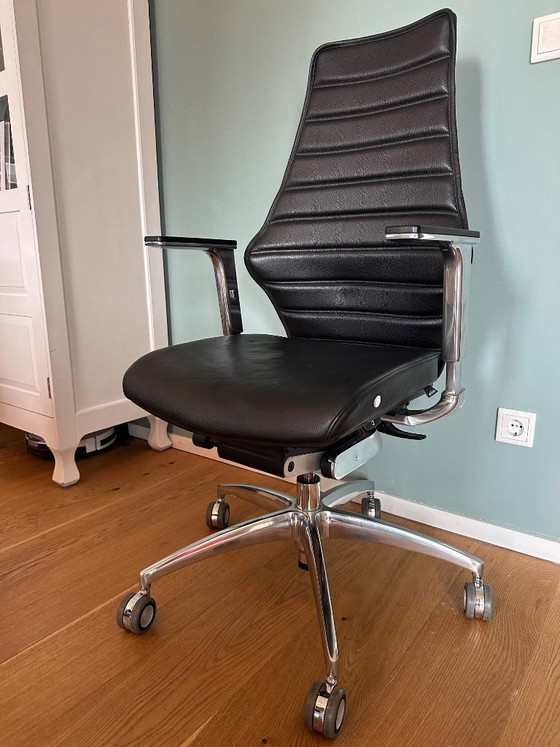 Image 1 of Silla de oficina de diseño Wagner W5