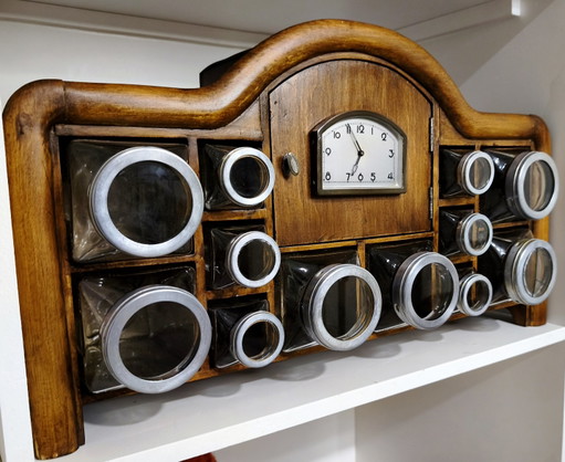 Rare 1930s Art Deco Spice Rack Cabinet with Working Clock – Original "de Bijenkorf" Provenance & "von Poncet" Signed Glass Jars