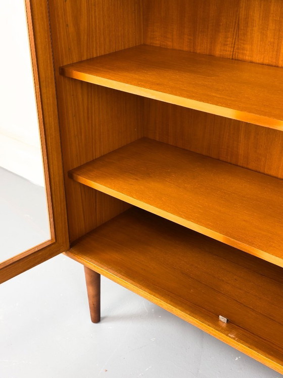 Image 1 of Mobiletto in teak con ante in vetro di WK Möbel, anni '70