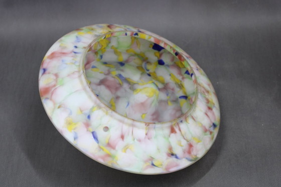 Image 1 of Lámpara de mesa de latón restaurada de los años 40 con base de madera y pantalla de cristal