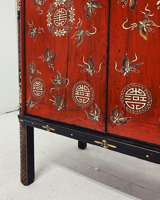 Image 1 of Vintage Chinese kast rood