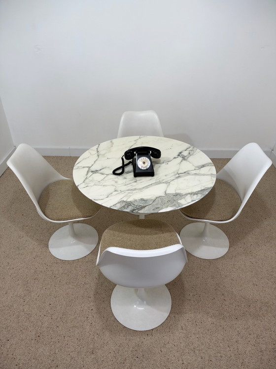 Set Tulip – tavolo Knoll International in marmo e 4 sedie – Eero Saarinen – Tavoli da pranzo (photo 3 of 15)