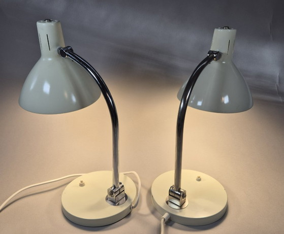 Twee metalen tafellampen, lichtgrijs, Hala, Metaal, Chroom, Vintage (foto 4 van 10)