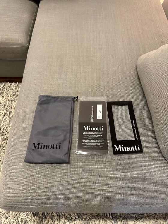 Image 1 of Divano angolare Minotti Collar con tavolino Minotti in condizioni nuove