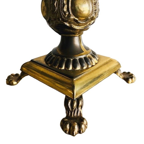 Image 1 of Lámpara francesa de base alta de latón barroco con patas de garra, década de 1950