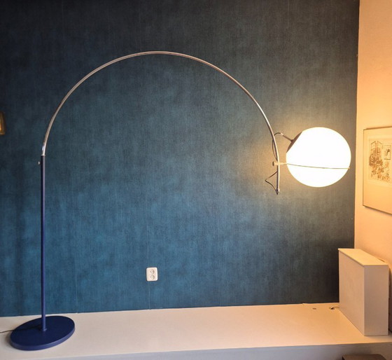 Image 1 of Vintage XL vloerlamp - Booglamp | blauw | chrome - Jaren 70