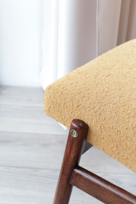 Image 1 of Fauteuil vintage sans accoudoirs jaune moutarde bouclé 1960