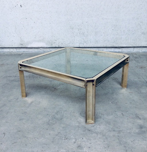 Table basse carrée en laiton et verre de Peter Ghyczy Design, années 1970