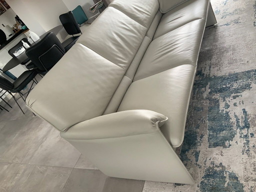 Leolux Bora Bèta 3-Sitzer-Sofa mit passendem Hocker