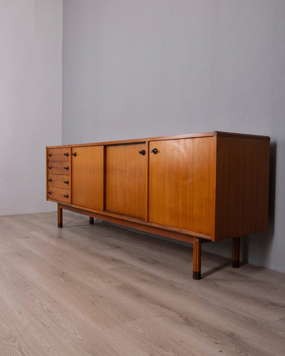 Image 1 of Buffet vintage en teck de style italien des années 1960