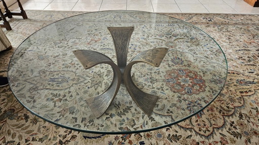 Tavolo brutalista vintage in vetro con base a elica in bronzo – Ronald Schmitt, salontafels, Glass, Bronze (photo 2 of 12)
