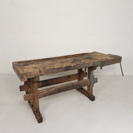 Banco de trabajo industrial de madera con tornillo de banco, 194 cm de largo, década de 1930. – decoratieve objecten, Wood