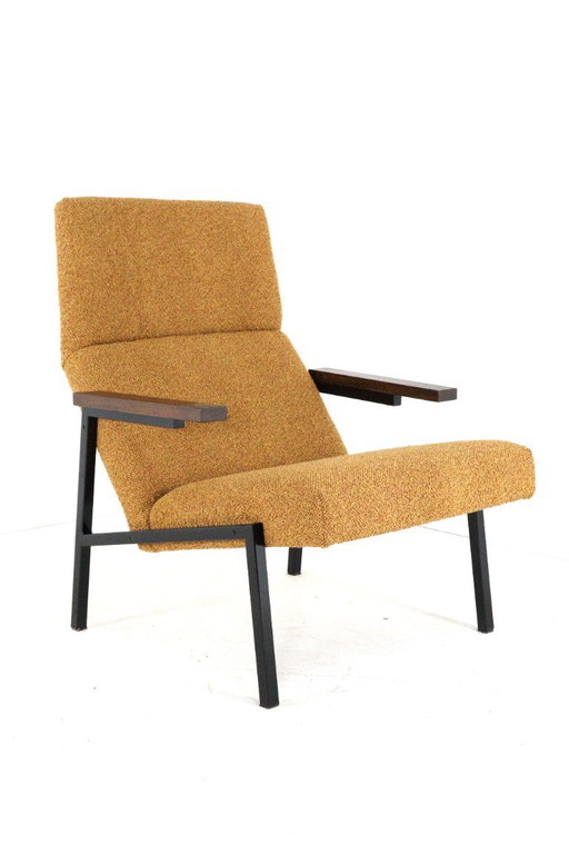 Martin Visser Spectrum SZ67 armchair vintage newly upholstered