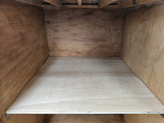 Image 1 of Art Deco dressoir in walnoot en licht walnoot.