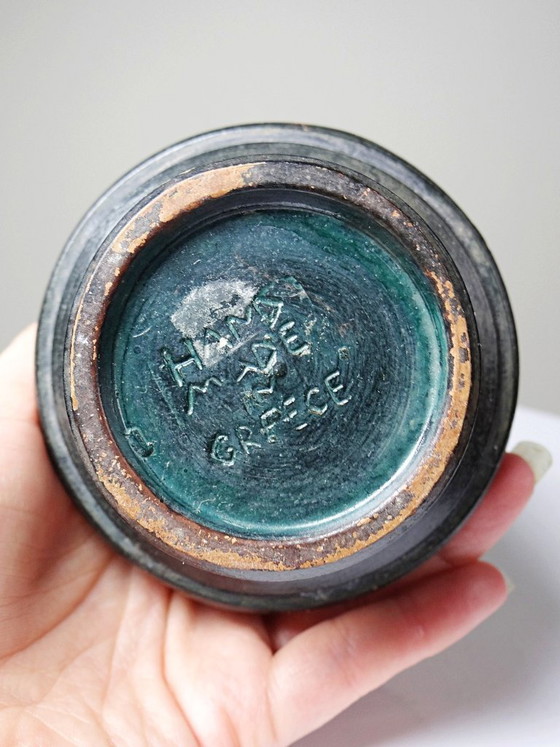 Image 1 of Piccolo vaso greco in terracotta nera con decorazioni animali, realizzato a mano tra il 1960 e il 1980.