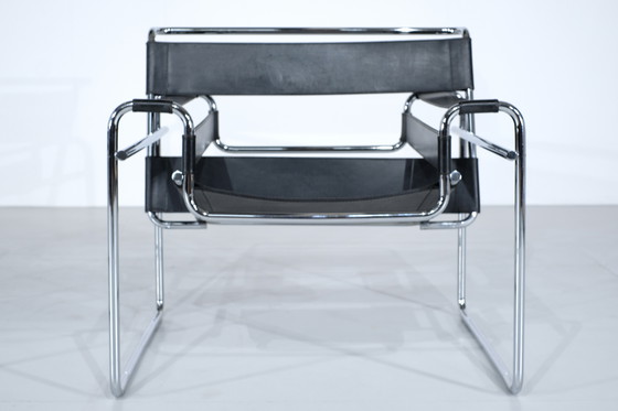 Image 1 of Pair of Wassily armchairs by Marcel Breuer for Knoll International - 1990s