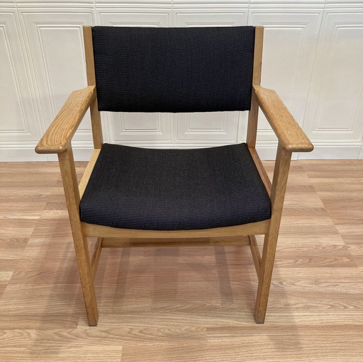Armchair stamped Hans Wegner "Scandinavian design" 1960.