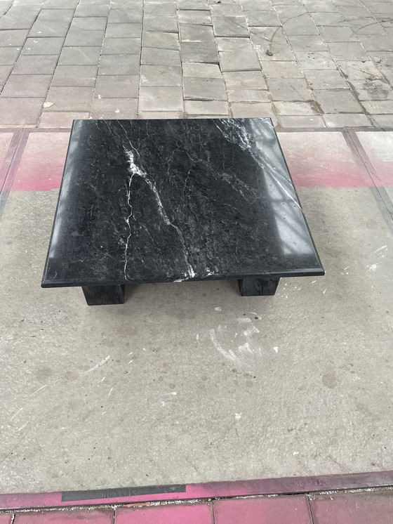 Image 1 of Zwart mameren salontafel uit de jaren zeventig 