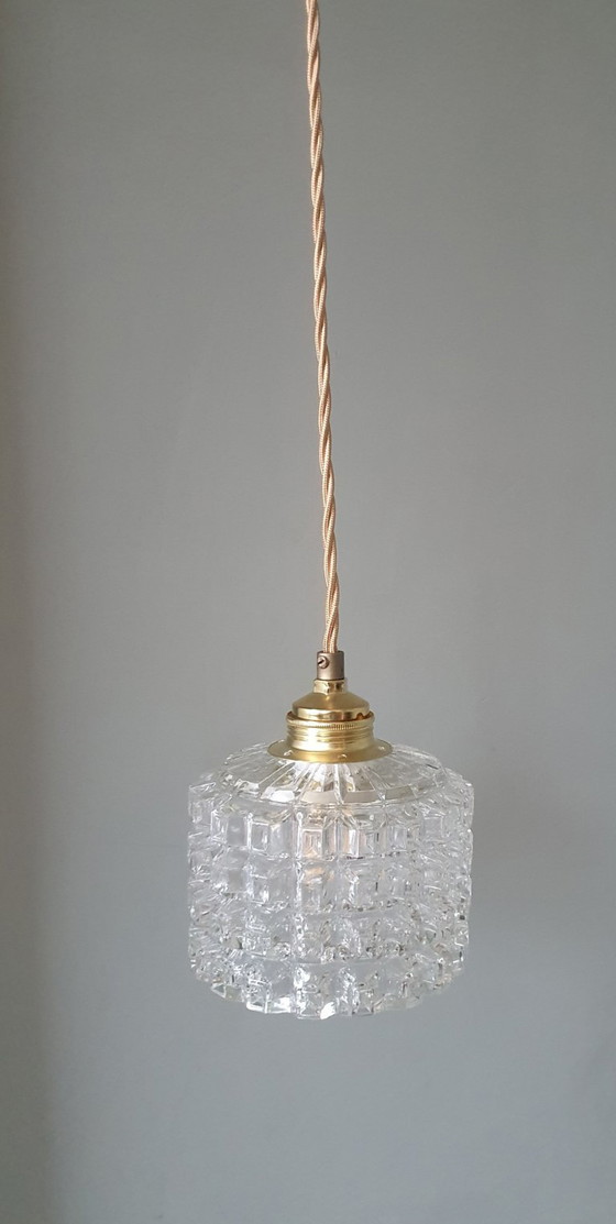 Image 1 of Suspension vintage milieu du siècle en verre transparent à motif quadrillé