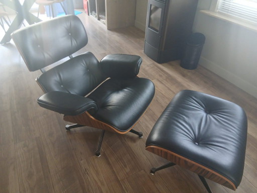 Eames lounge chair