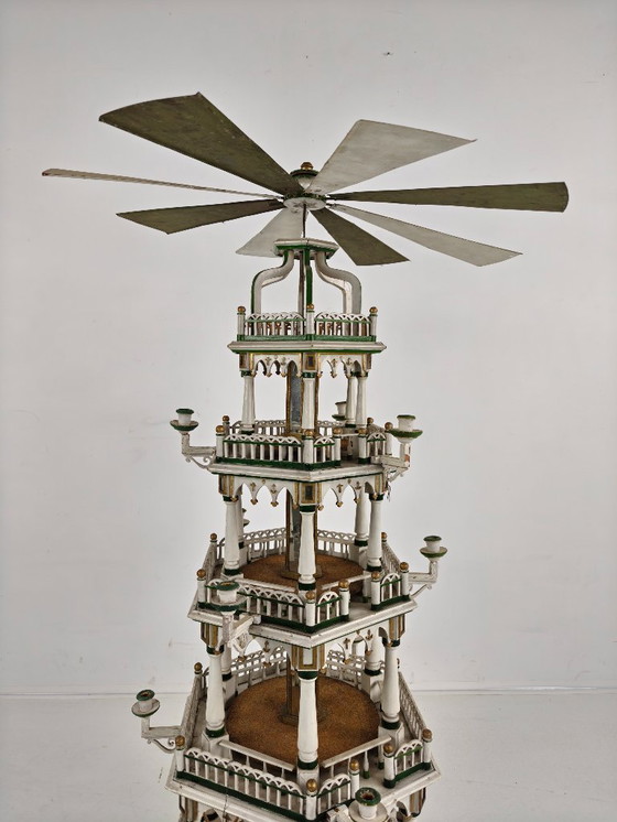 Image 1 of Pirámide navideña artesanal del siglo XIX – Arte popular