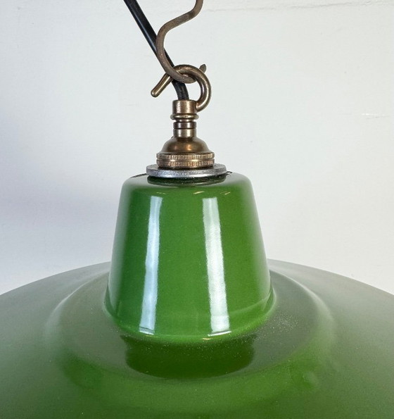 Image 1 of Lampada a sospensione in smalto verde industriale, anni '60