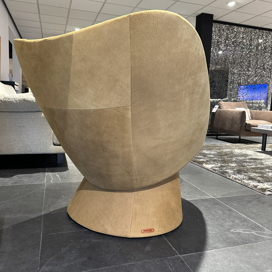 Image 1 of Montis Fabian armchair with ottoman