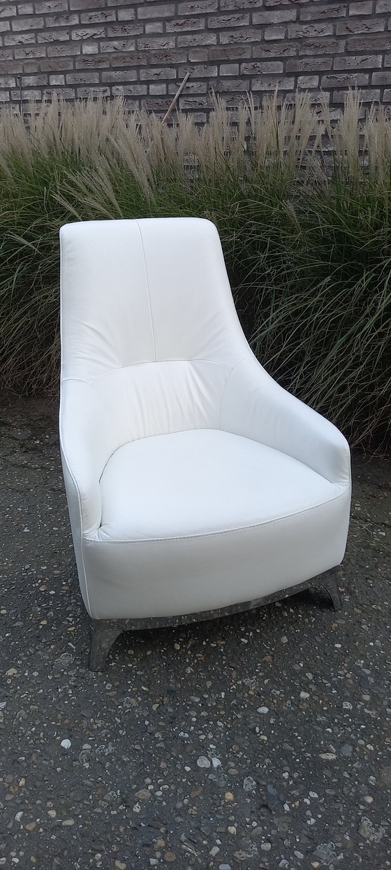 Image 1 of Chateaux d'Ax fauteuil. Wit Leer.