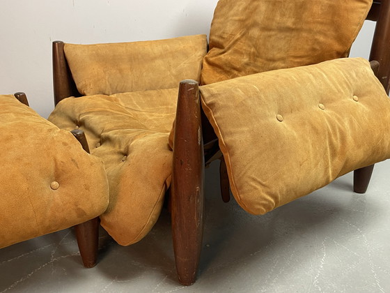 Image 1 of Sillón y reposapiés de mediados de siglo en color coñac, Sergio Rodríguez, años 70.