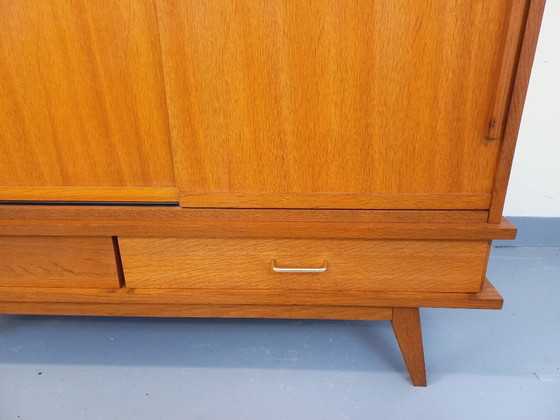 Image 1 of Vintage eikenhouten kledingkast uit de jaren 60