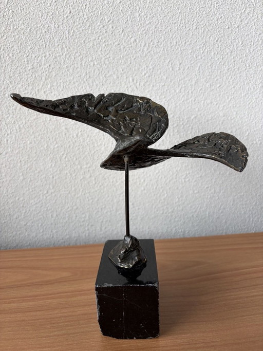 Bernadette Leijdekkers bronze swallow 20 cm