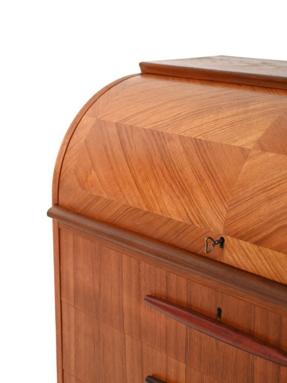 Image 1 of Secrétaire scandinavo in teak degli anni '50 con maniglie scolpite allungate