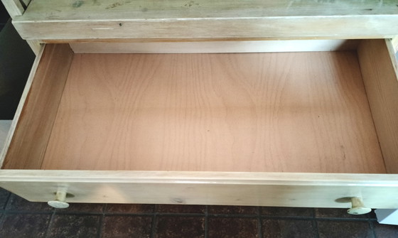 Image 1 of Credenza laccata chiara