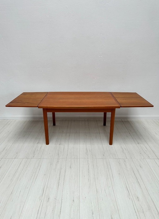 1960s Danish Teak Extendable Dining Table by Vamo Sønderborg – Large Mid-Century Table with Pull-Out Leaves