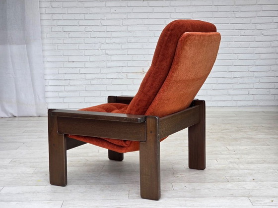 Image 1 of Deense fauteuil uit de jaren 70, oranje/rood meubelvelours, donker eikenhout.