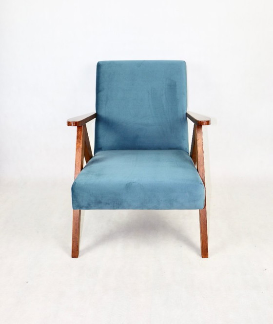 Image 1 of  Model B-310 fauteuil in lichtblauw fluweel, jaren 1970