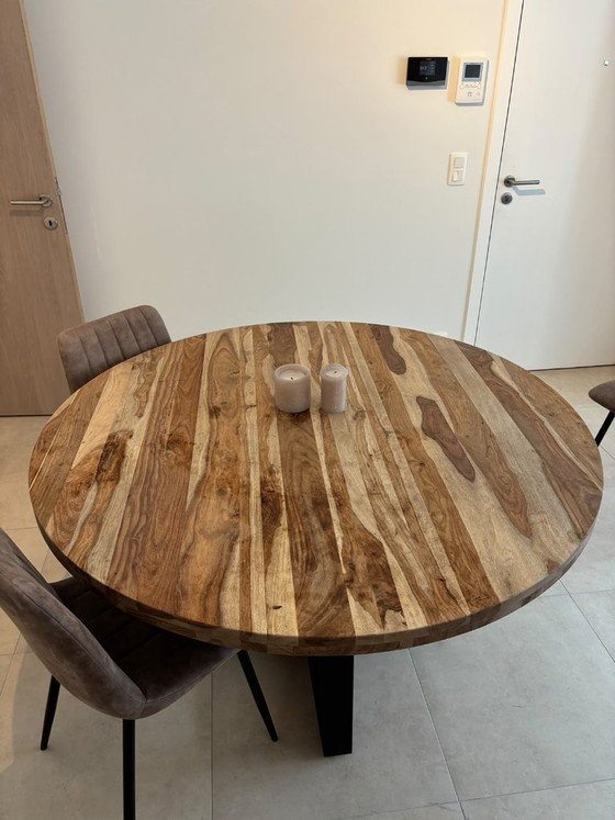 Runder Design-Esstisch Ø140 cm - Massivholz – Esstische (photo 5 of 5)