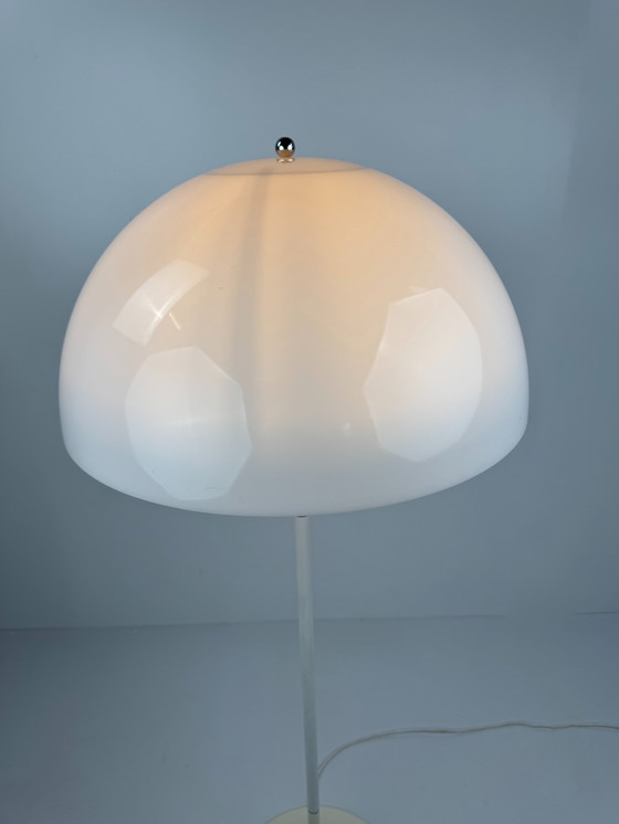 Image 1 of Louis Poulsen Panthella vloerlamp – Ontworpen door Verner Panton