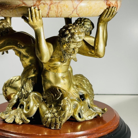 Centrotavola in bronzo dorato e marmo con Tritoni Dei dei Mari, XIX secolo – Accessori da tavola, Bronze (photo 6 of 13)