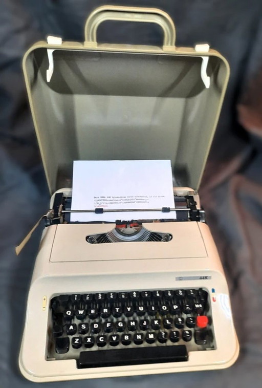 (W003) Vintage HEMA 44K Portable Typewriter – Like New with Brand New Ink Ribbon!