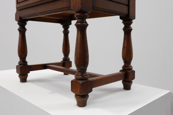 Image 1 of Paire de tables de nuit rustiques en chêne avec tiroir, années 1950