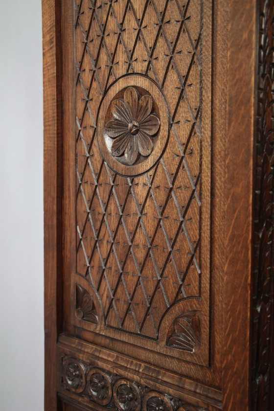 Image 1 of Antiker Vitrinenschrank aus bretonischem Kastanienholz, Frankreich, um 1880–1890