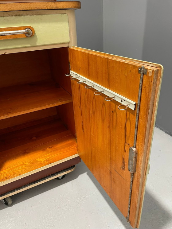 Image 1 of Mobile buffet cecoslovacco d'epoca di Tatra Nábytok - 1960 Mid-Century