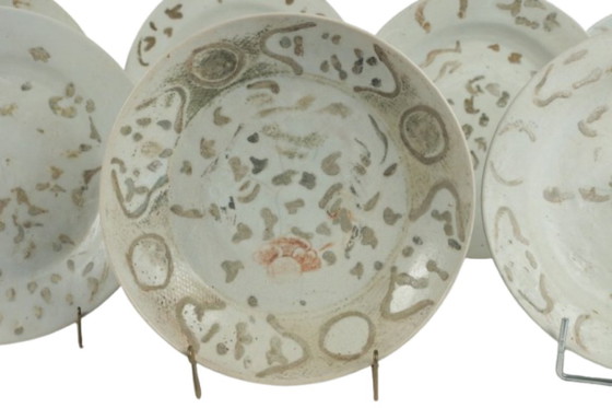 Image 1 of Plato de porcelana china. Obra del siglo XVII.